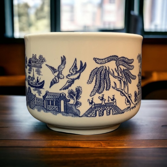 Set of 4 Breakfast Teacups | Willow Blue by Churchill - Picture 3 of 8